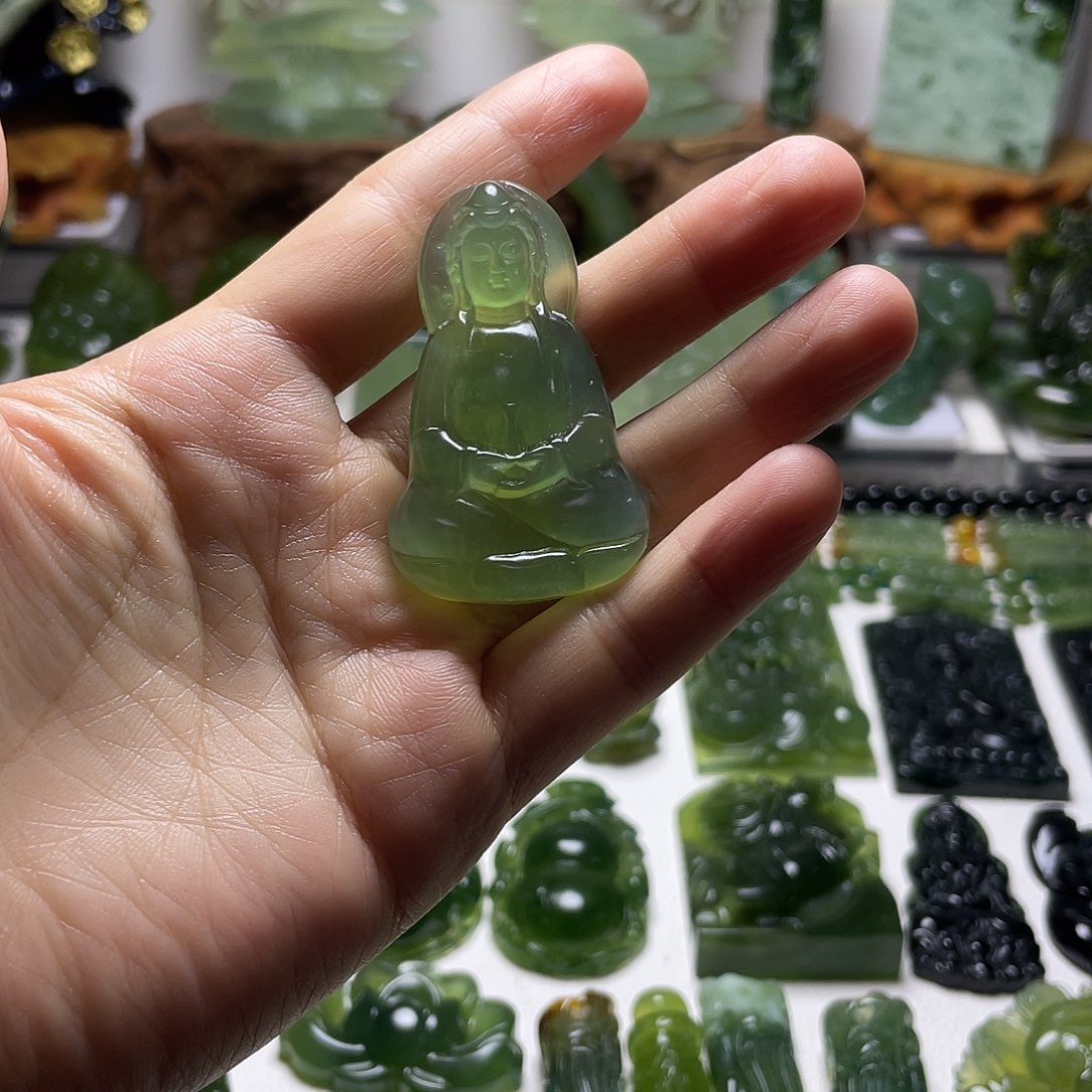 未镶嵌蛇纹石玉颈饰