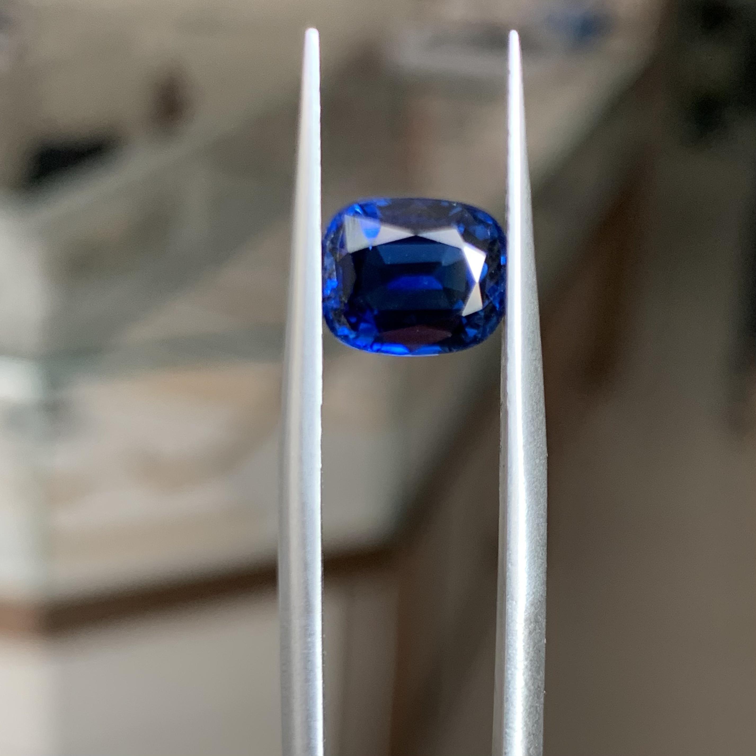 天然彩宝大颗粒皇家蓝蓝宝石裸石 枕形7x8.6重2.62ct可配现托