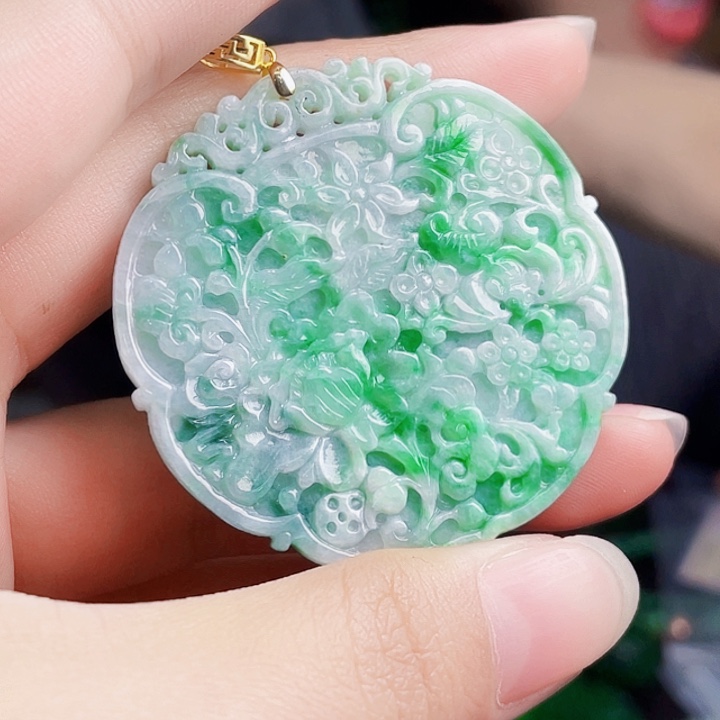 翡翠18K金镶嵌颈饰