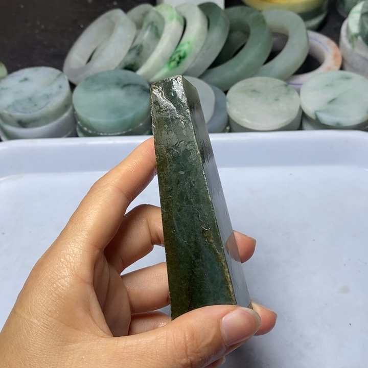 翡翠裸石翡翠边角料