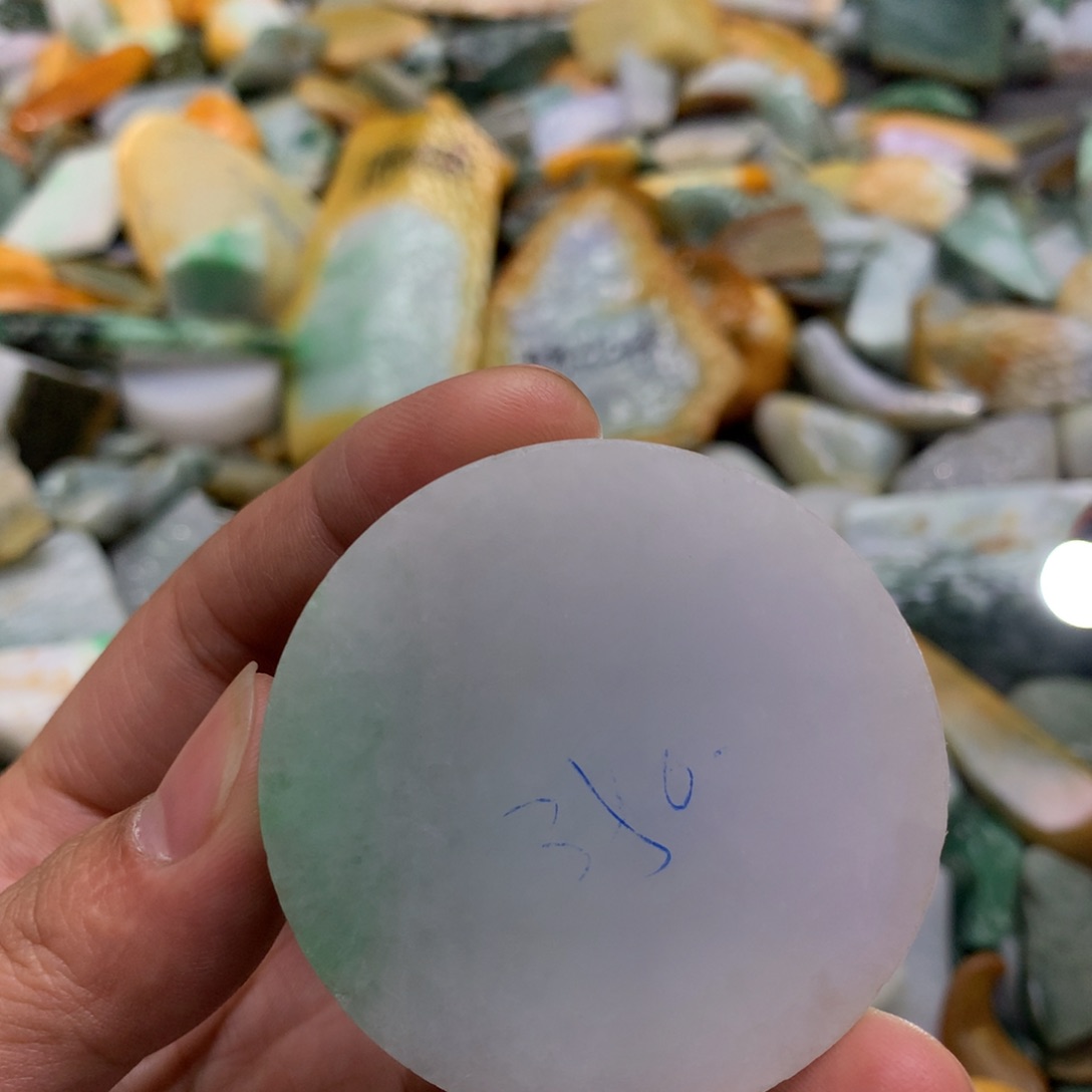 翡翠颈饰未镶嵌d***c天然翡翠