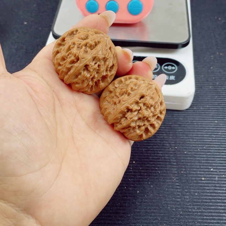 文玩核桃把件40白狮子