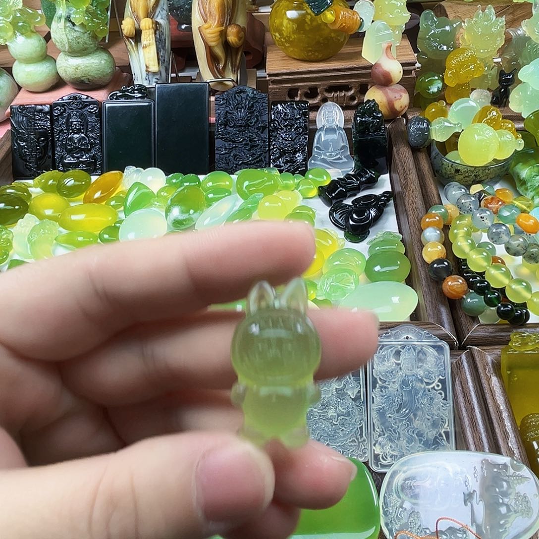 岫玉未镶嵌吊坠(不含链)