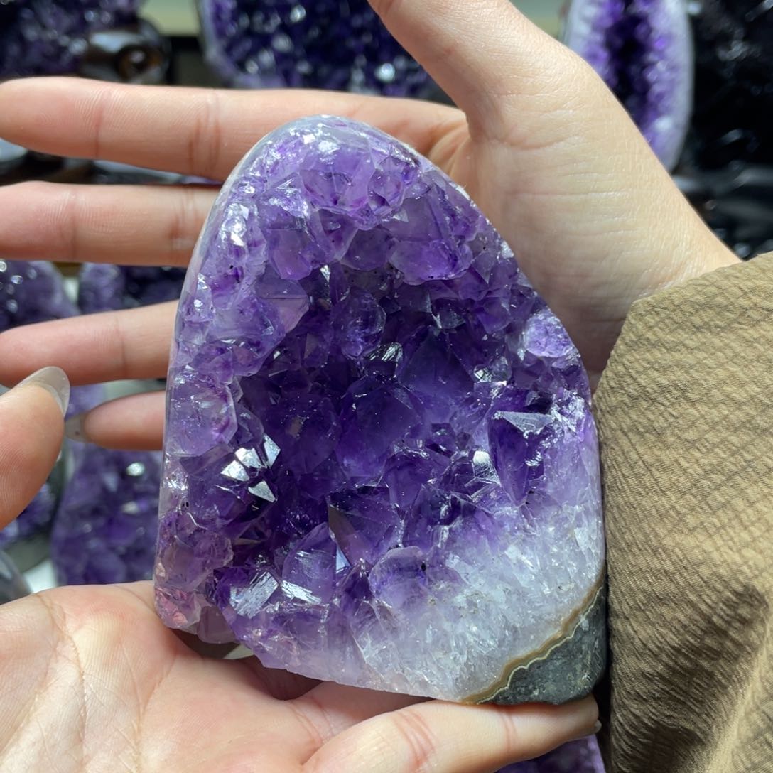 紫晶大型摆件（非配饰）未镶嵌