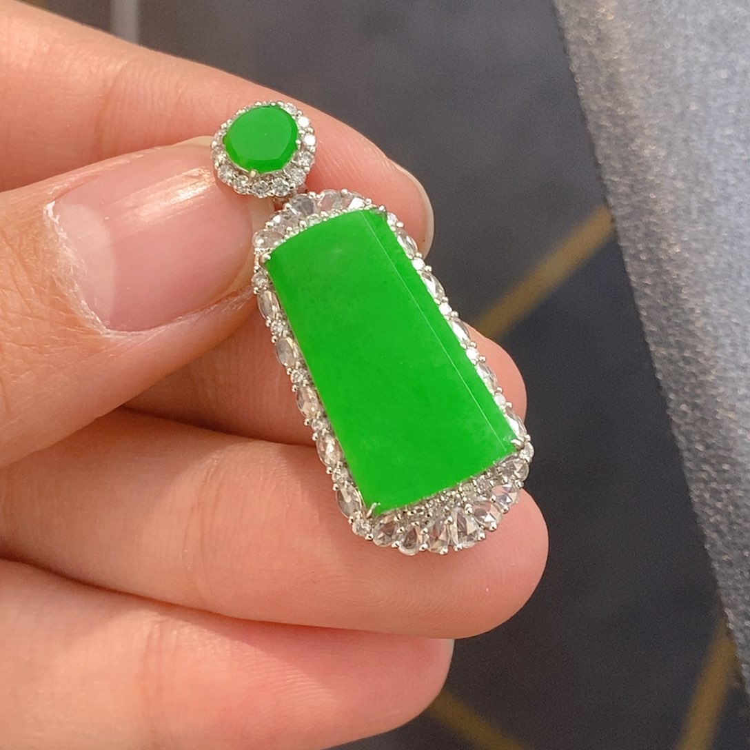 翡翠颈饰18K金镶嵌天然缅甸A货翡翠