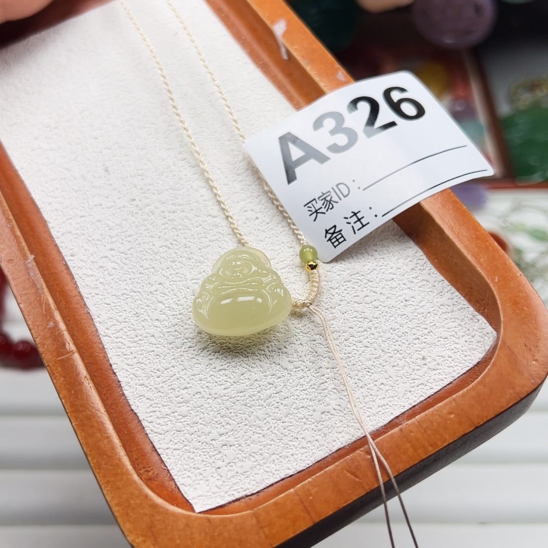 無***無石英质玉合金颈饰