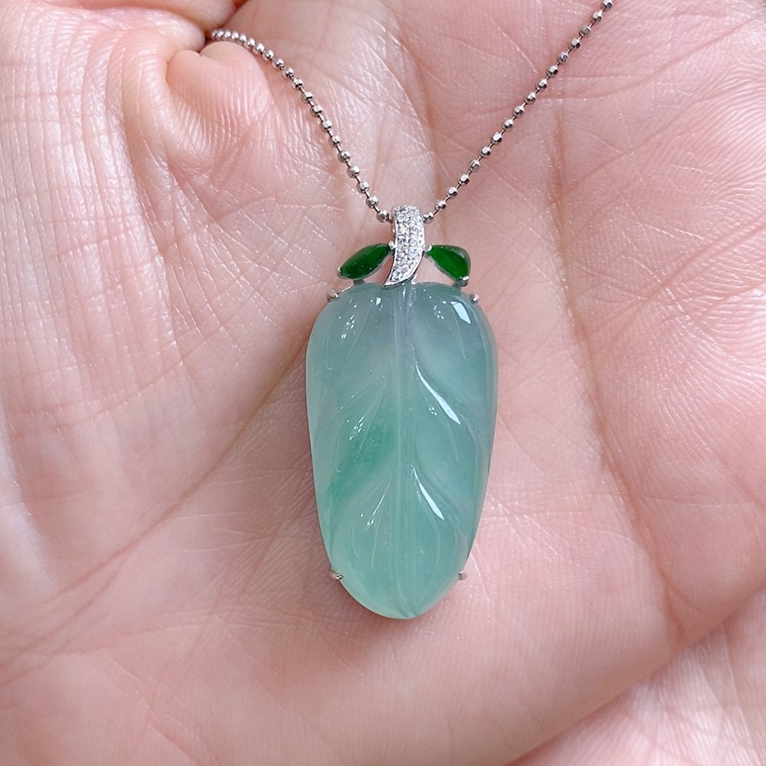 石英质玉吊坠(赠链)银S925镶嵌L**y