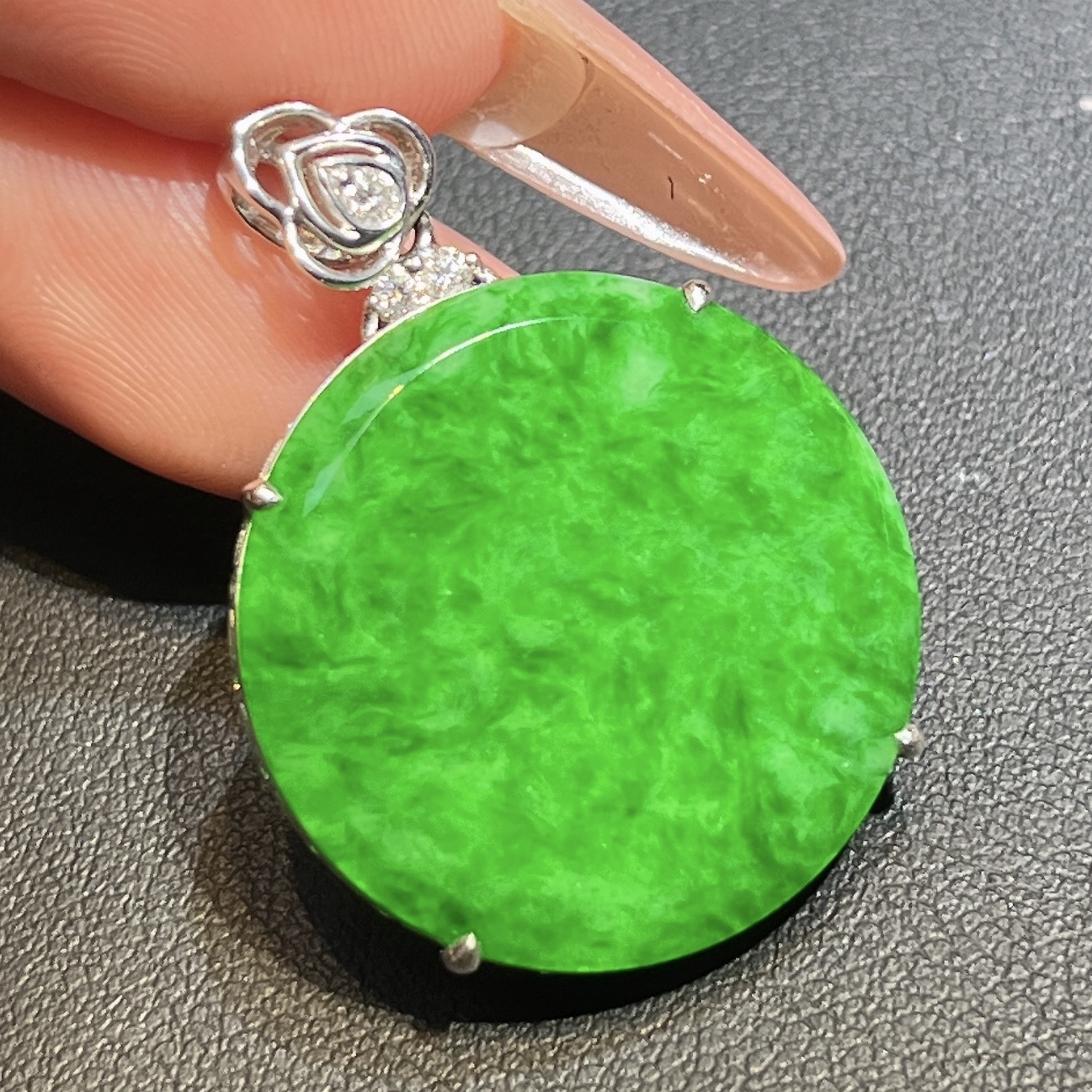 天然缅甸A货翡翠满绿圆牌吊坠
