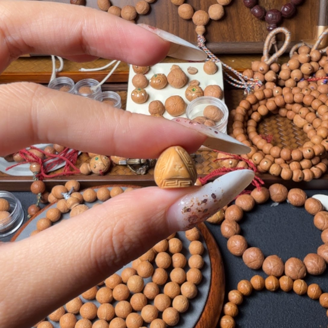 小***摊把件凤眼菩提龙塔