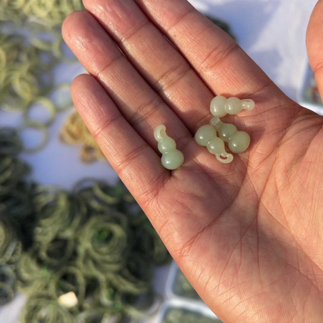 和田玉葫芦未镶嵌拍一发一，18高度