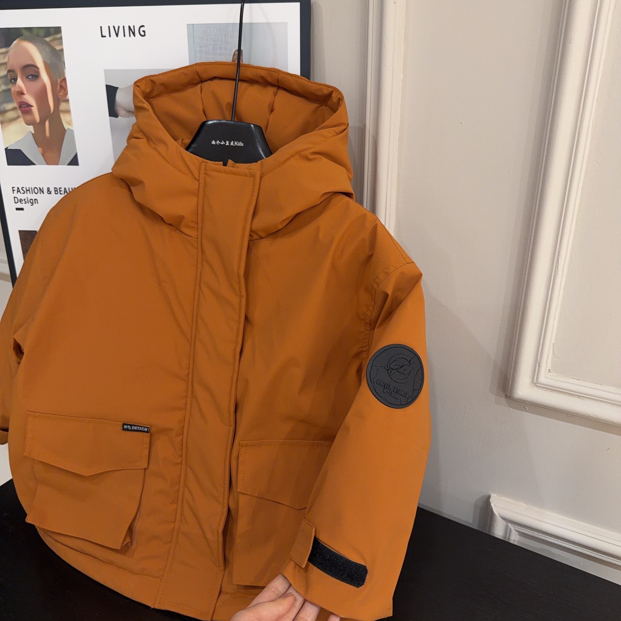 【两个小盆友】2025冬季儿童韩版休闲派克服男女童棉服外套880308