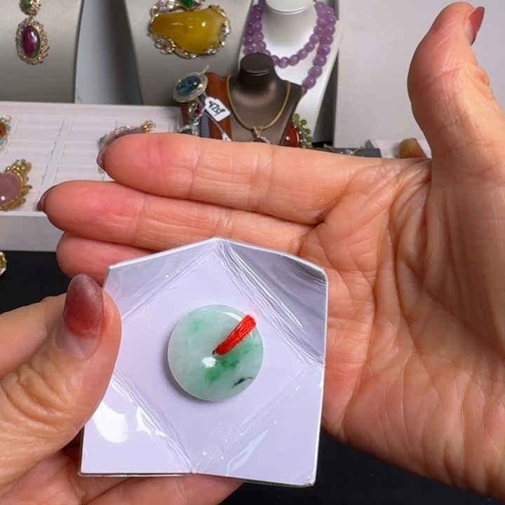 【闪购商品】翡翠颈饰未镶嵌17uu uuuuuu