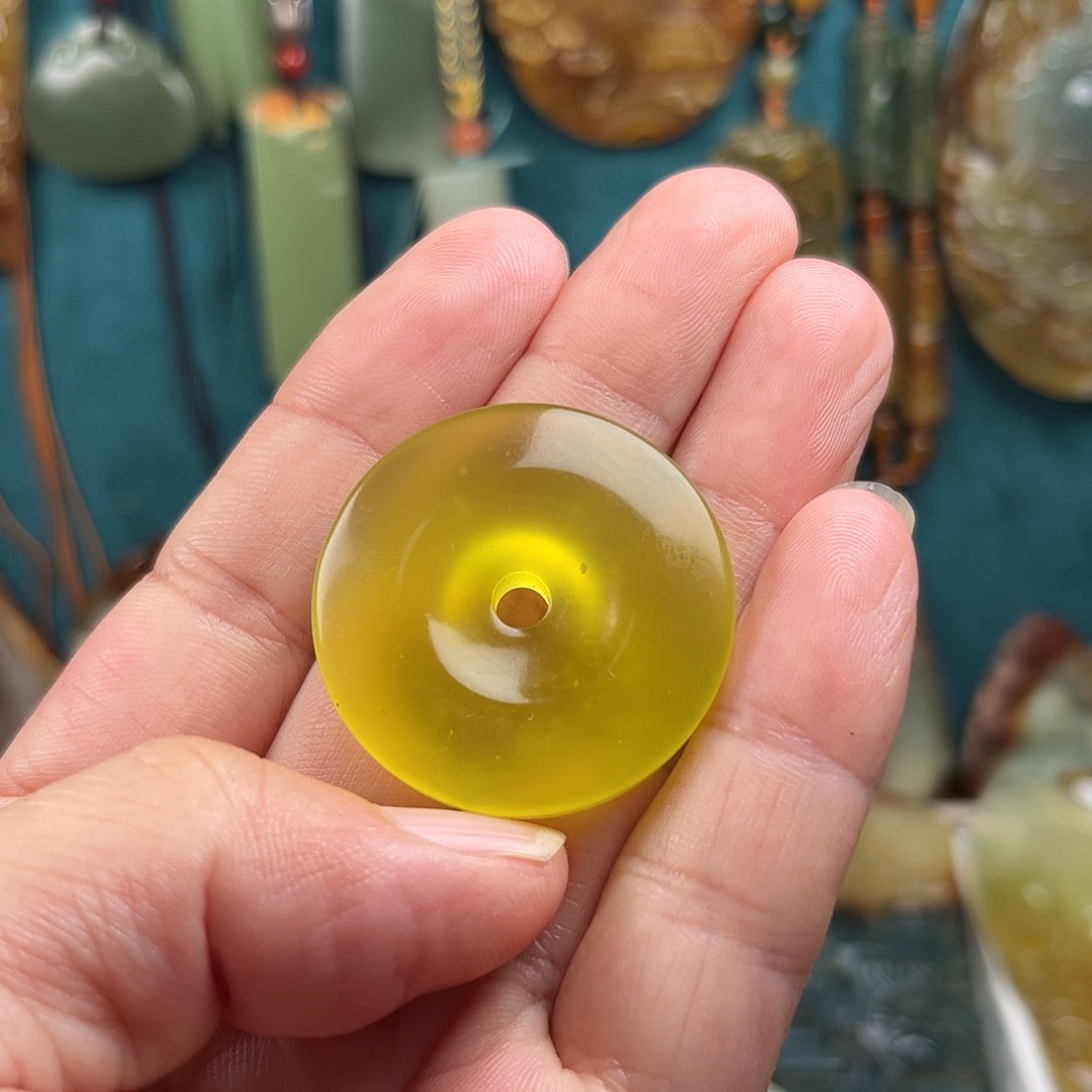 未镶嵌蛇纹石玉颈饰