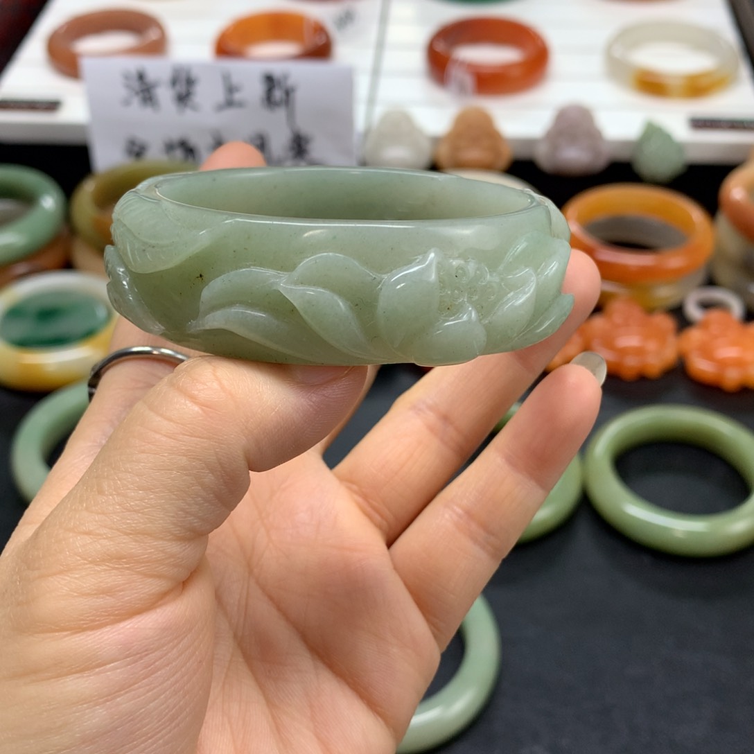 石英质玉手镯未镶嵌