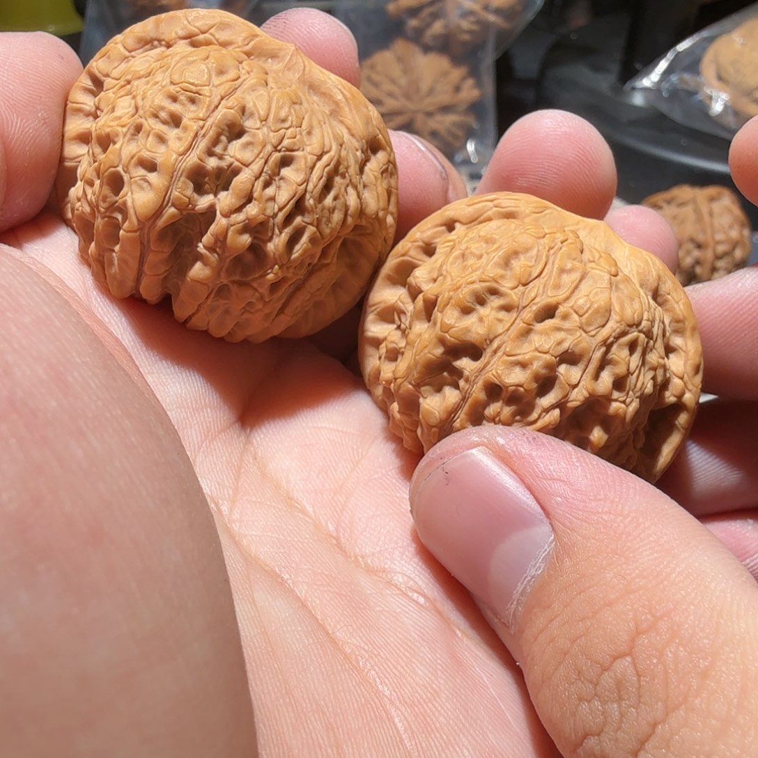 文玩核桃把件血麒麟
