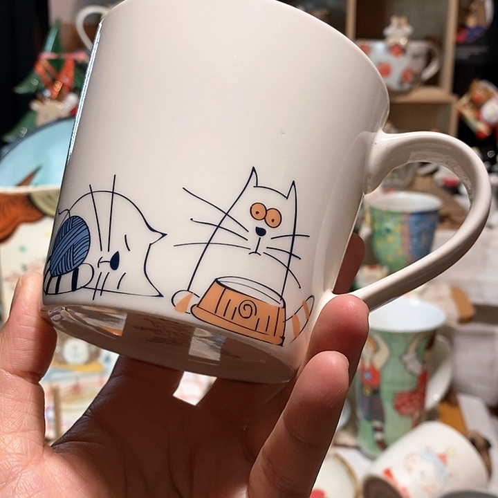 猫咪底部有磕马克杯