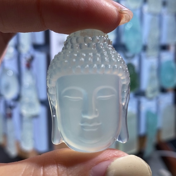 岫玉未镶嵌颈饰吊坠