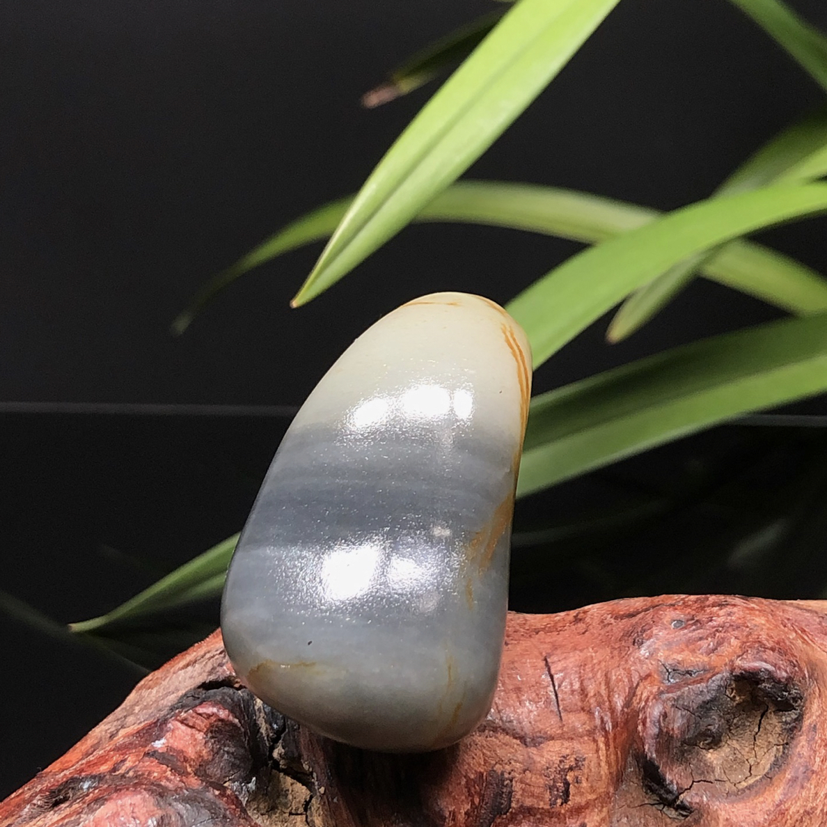 【底价已开价】64克和田玉青花手把件52*30*25mm货号02079和