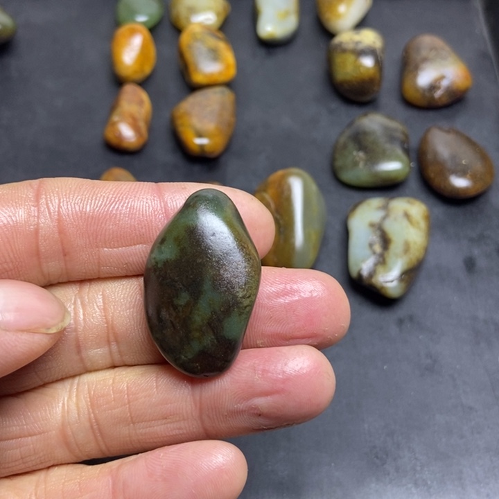 名***剑和田玉（糖玉）未镶嵌珠宝奇石