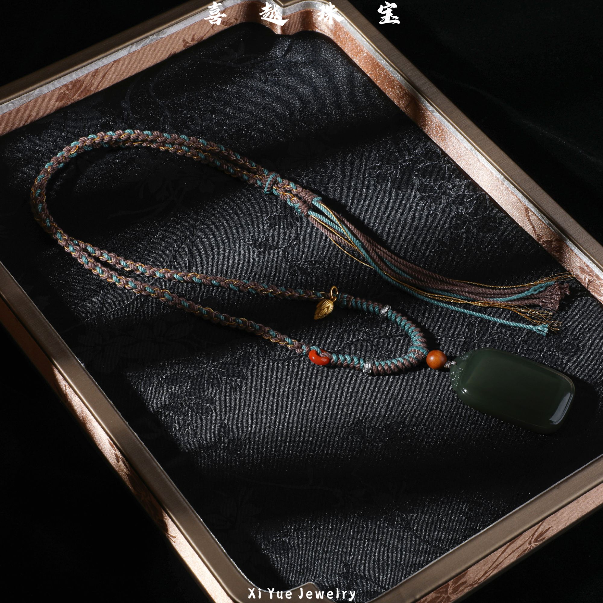 喜越珠宝 高冰色标级湖水绿大无事牌50*30*10（天然和田玉）