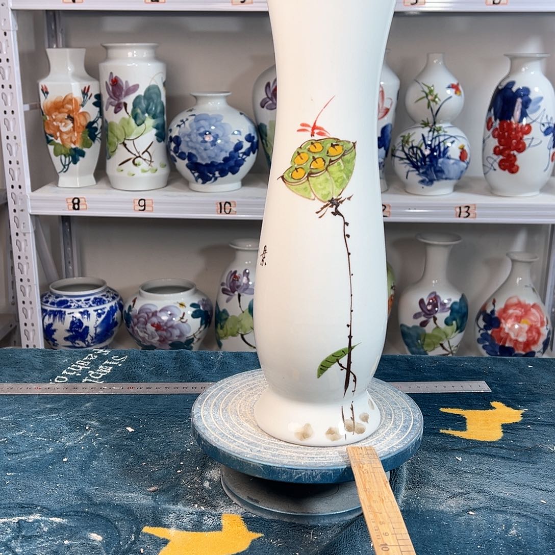 摆件景德镇陶瓷蛮莲青