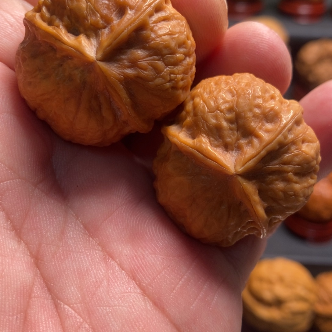 文玩核桃吊坠玉玺三棱35尺