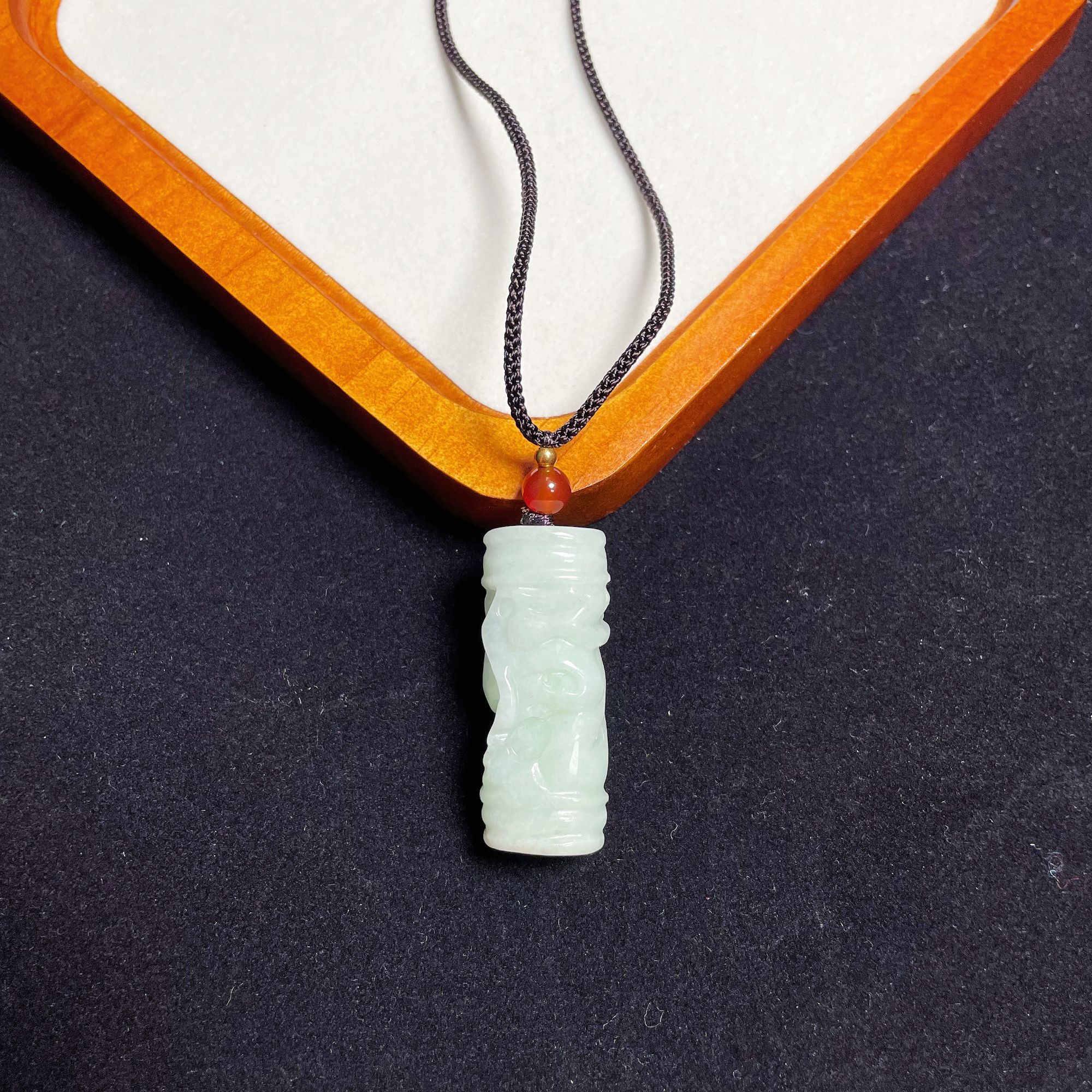 天然翡翠盘龙柱吊坠时尚精品项链男女情侣款玉坠