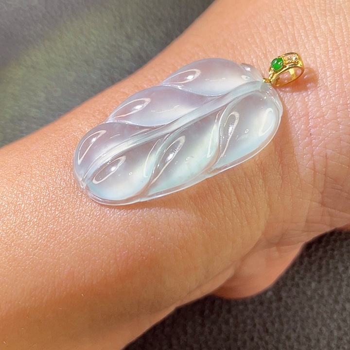 翡翠18K金镶嵌颈饰翡翠