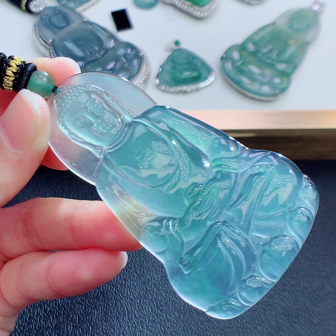 翡翠颈饰未镶嵌翡翠