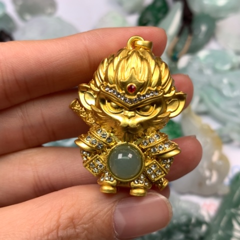 翡翠颈饰未镶嵌翡翠