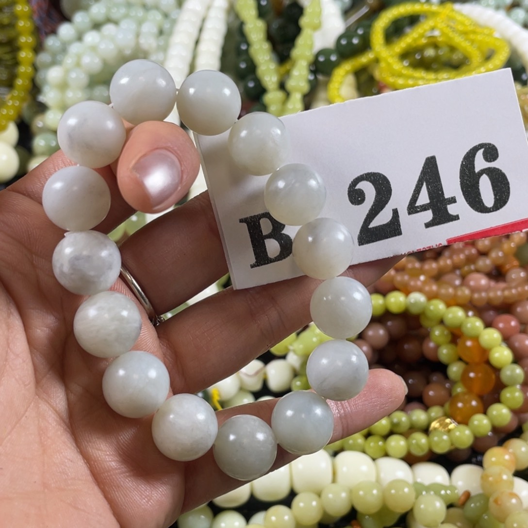 未镶嵌蛇纹石玉手链