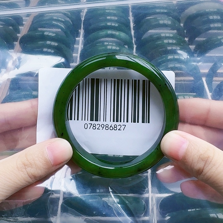 和田玉（碧玉）手镯未镶嵌54包容