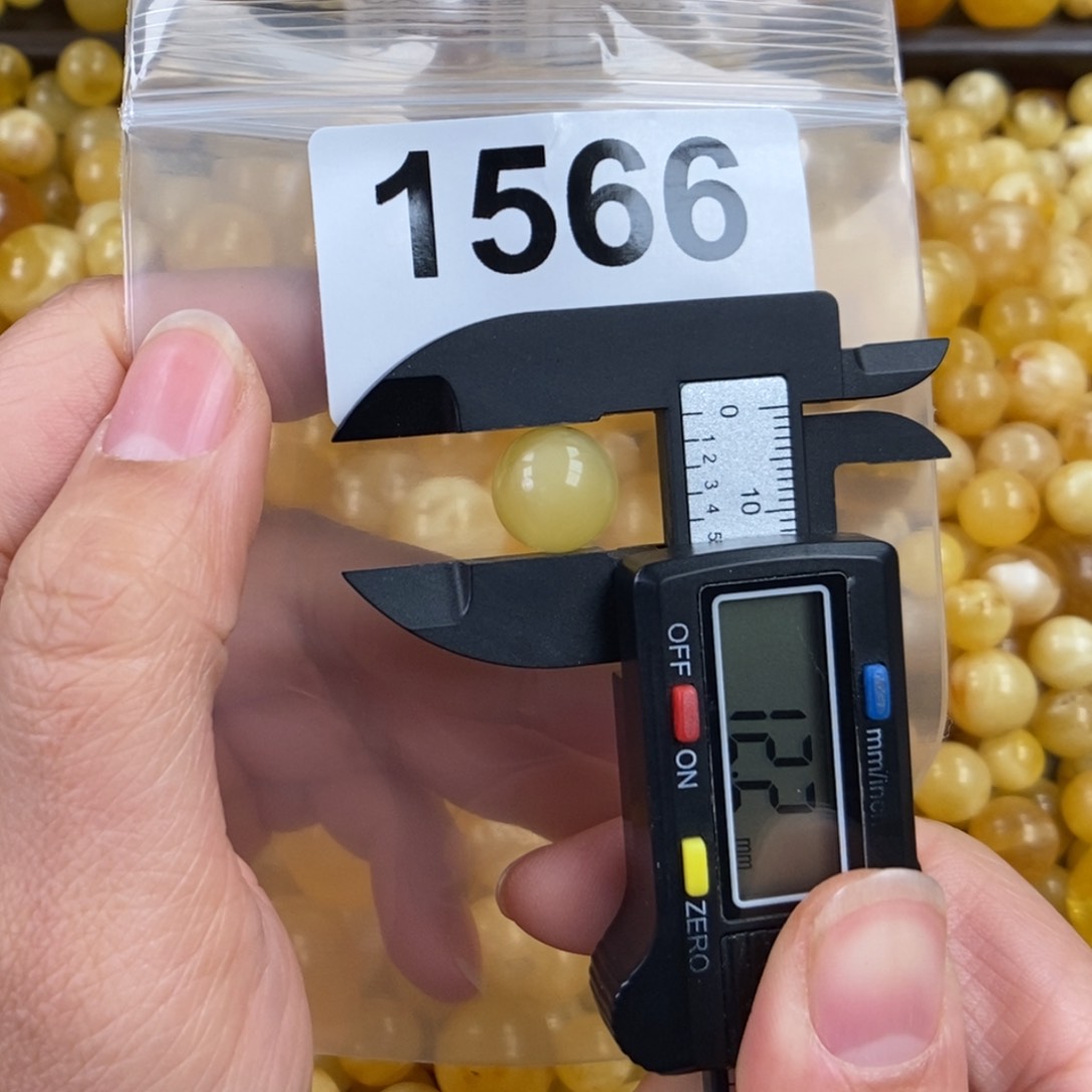 未镶嵌琥珀珠宝奇石