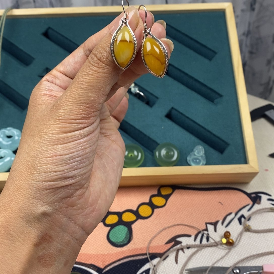 岫玉颈饰未镶嵌岫玉