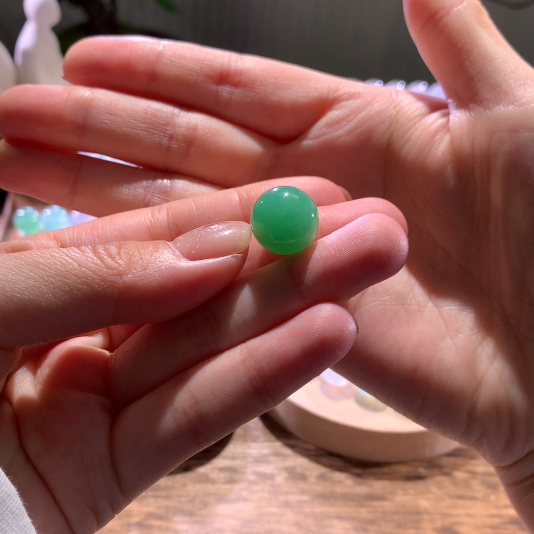 翡翠散珠天然缅a绿色单珠