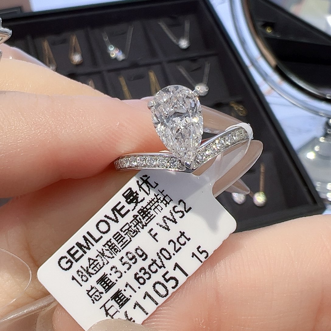 实验室培育钻石18K金镶嵌