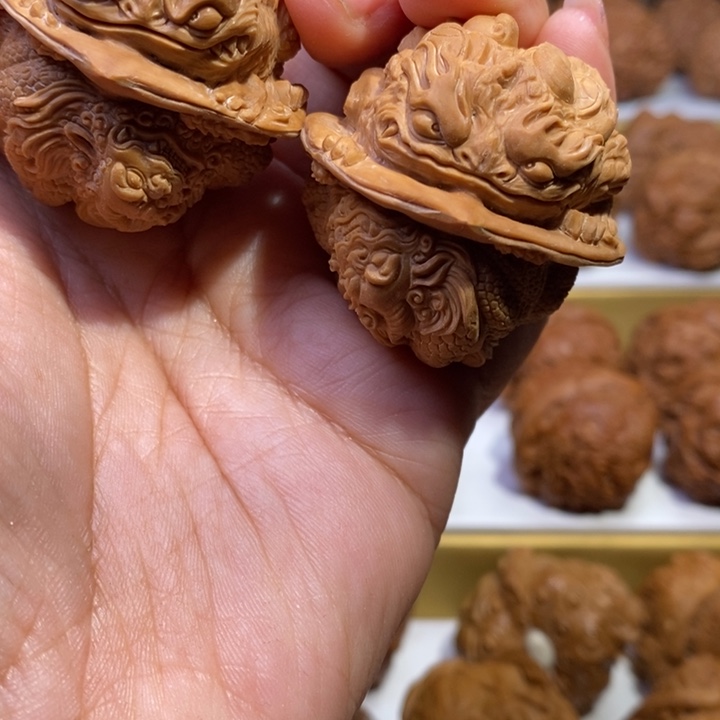 关***心核桃手串/手链金蟾貔貅