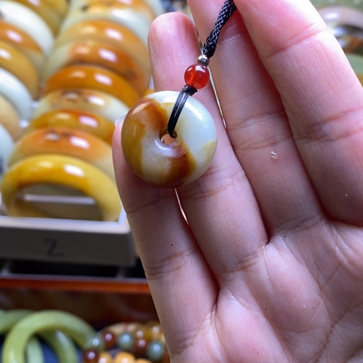 蛇纹石玉坠未镶嵌