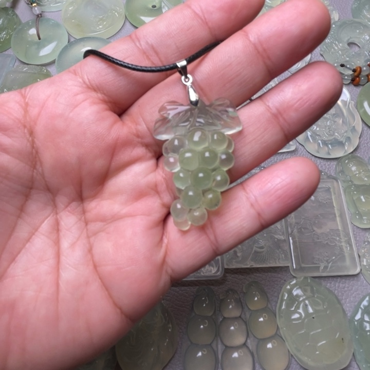 岫玉吊坠(赠链)未镶嵌