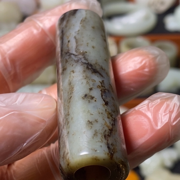 *****和田玉未镶嵌颈饰