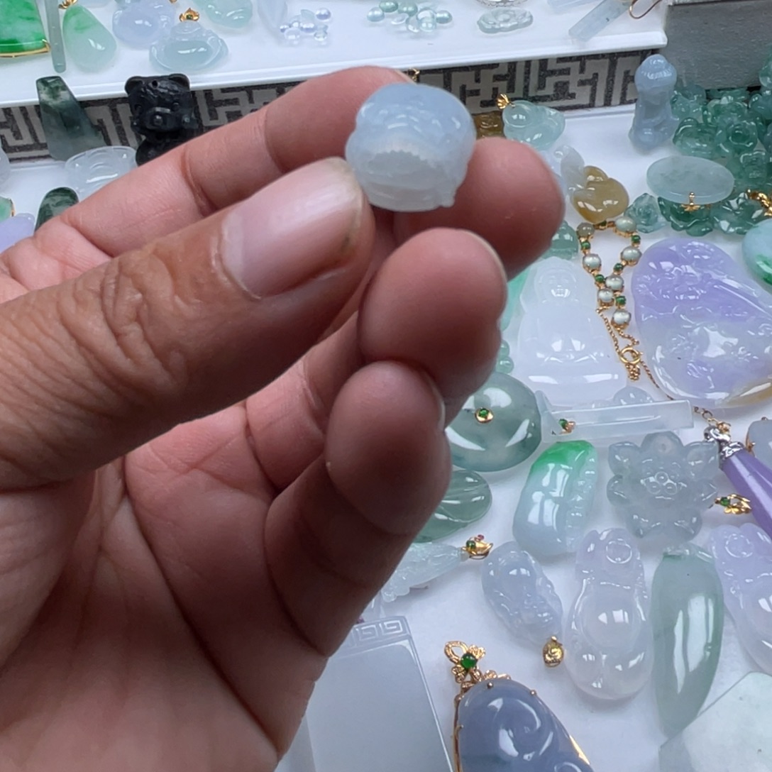 翡翠未镶嵌颈饰翡翠冰貔貅