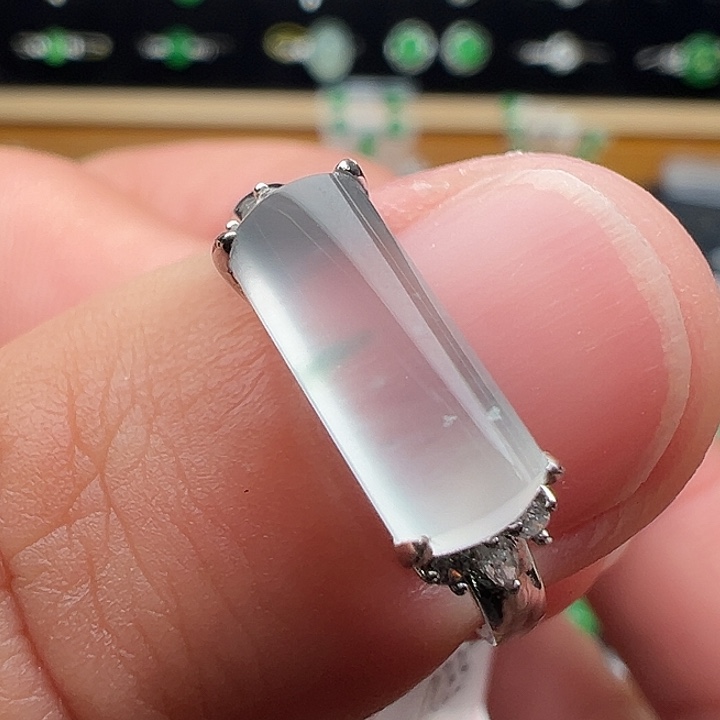 翡翠18K金镶嵌戒指马鞍12.4