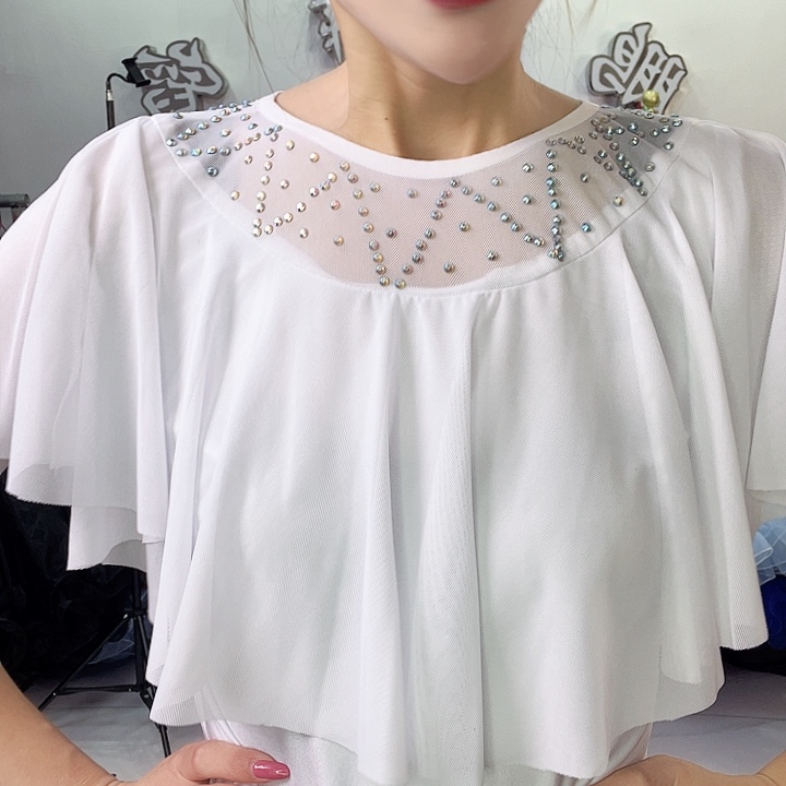 交谊舞厅和音乐室各