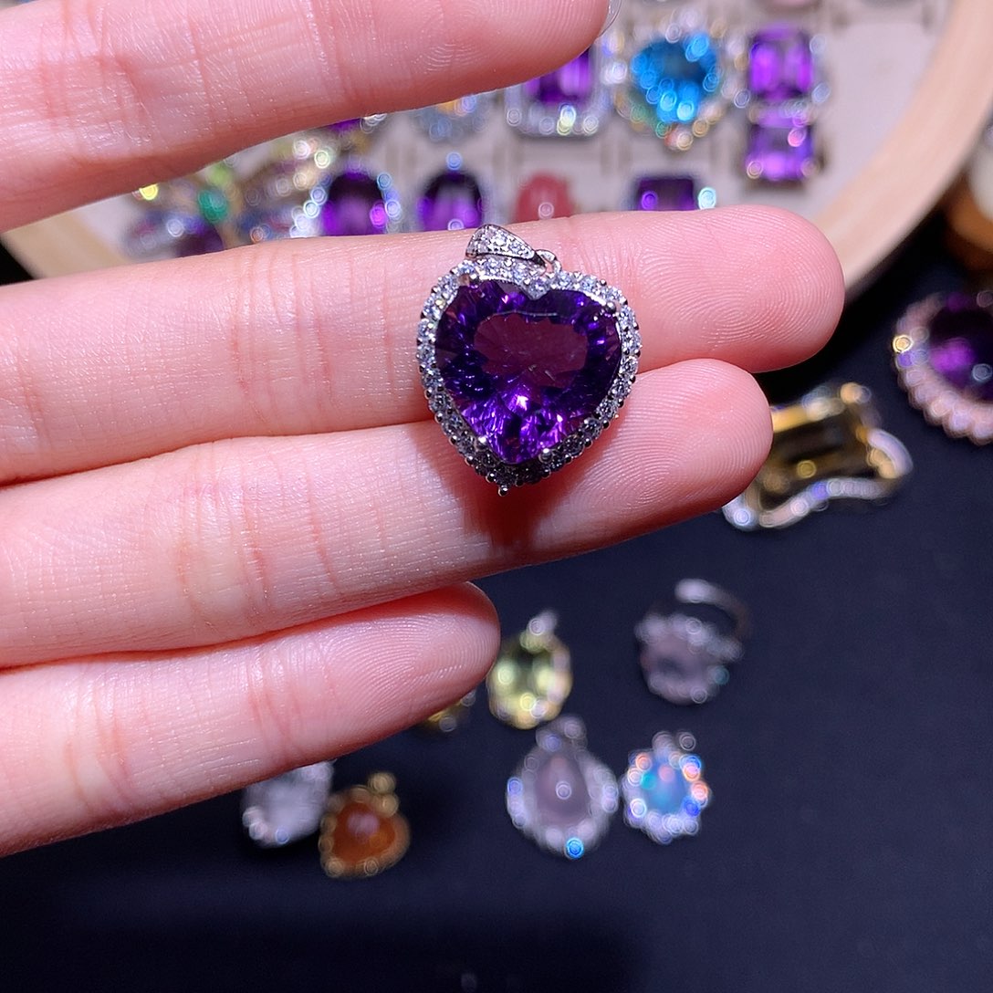 银S925镶嵌戒指水晶无****?