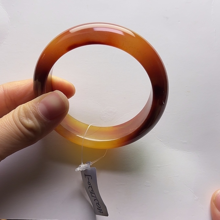 Y***B石英质玉（黄龙玉）未镶嵌手镯