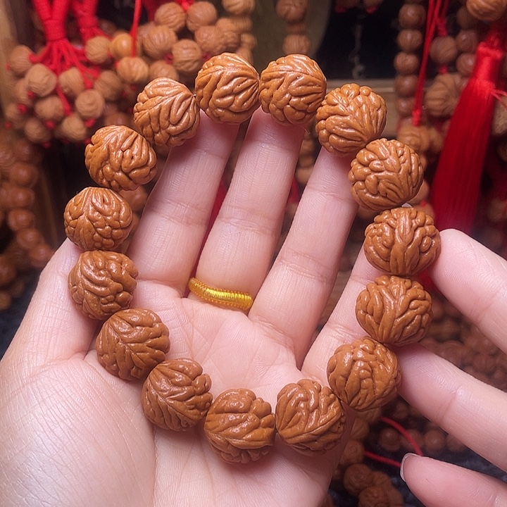 木质类龙纹桃枭挂件