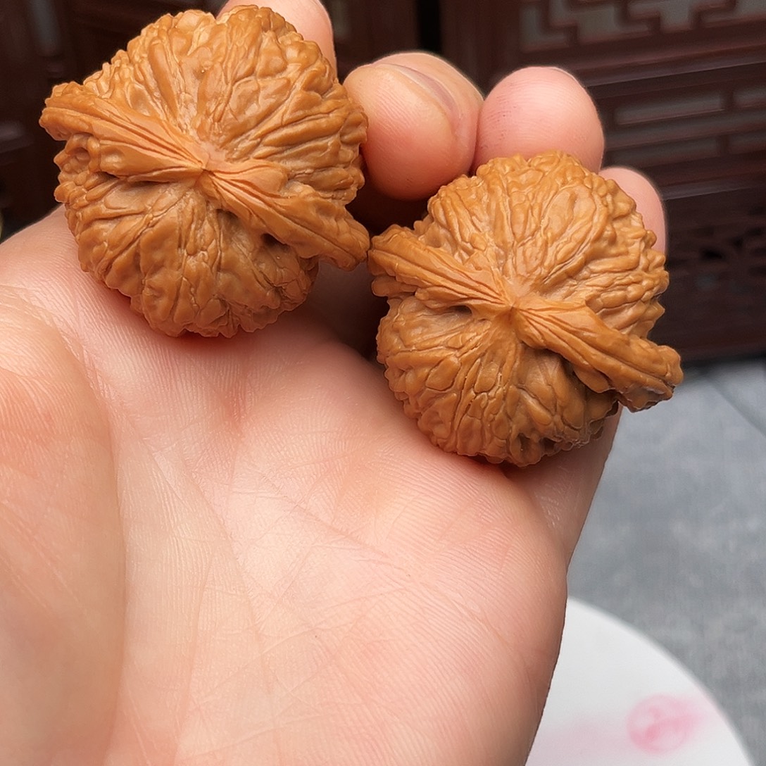 文玩核桃把件白狮子