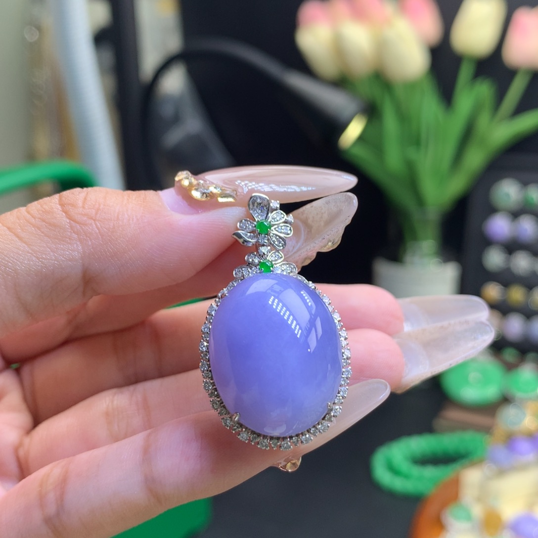 翡翠18K金镶嵌颈饰