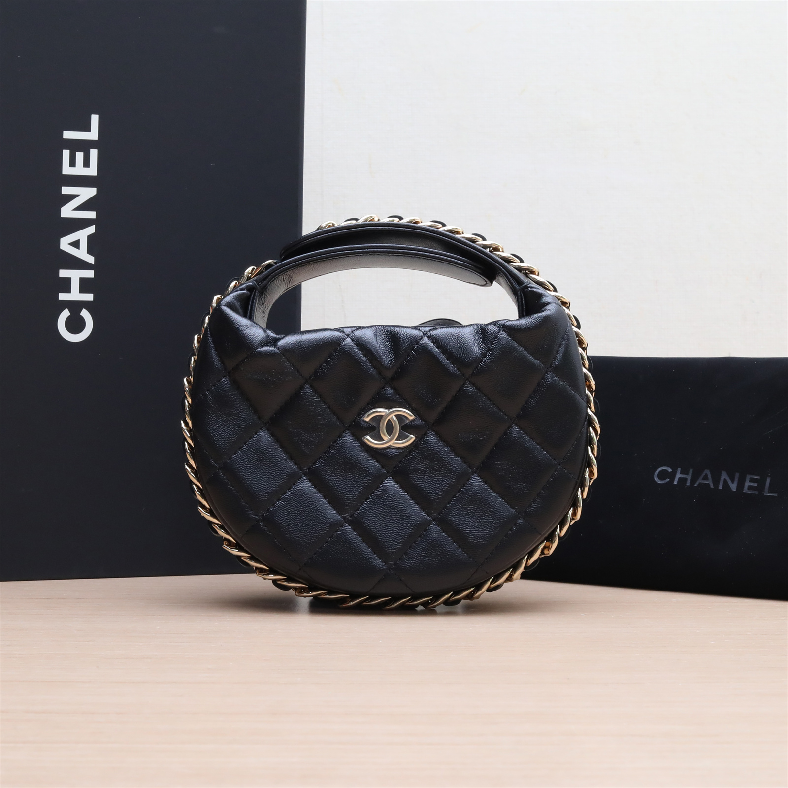 99新 Chanel/香奈儿 小花6枫 23C 呼啦圈月牙包 16cm 皮革S