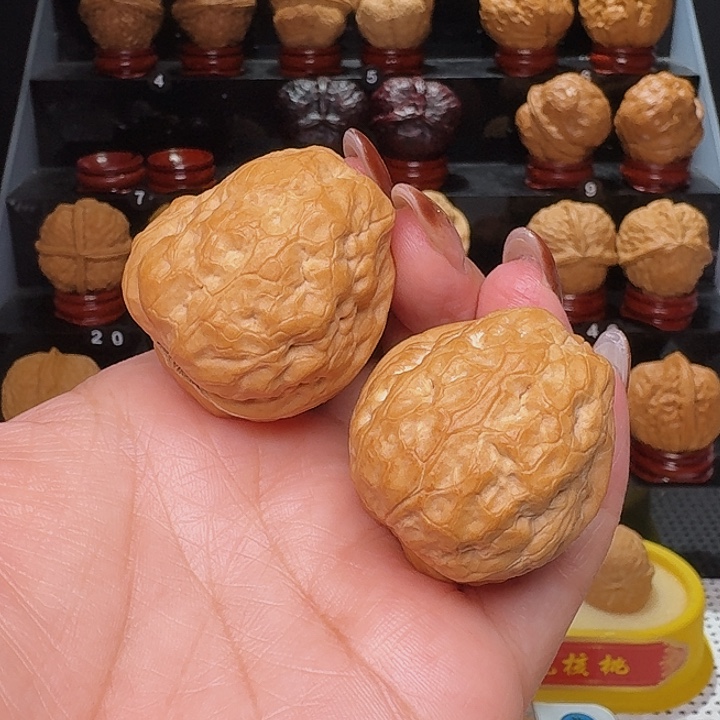 玉***风把件文玩核桃噬金蛤蟆头888